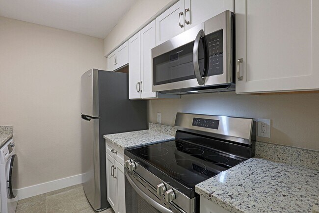 Foto del edificio - 5303 Summerlin Rd
