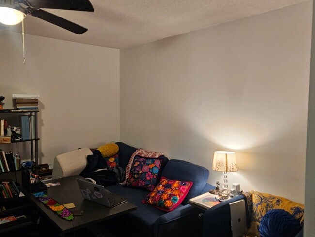 Foto del edificio - 2321 Eldridge Ave