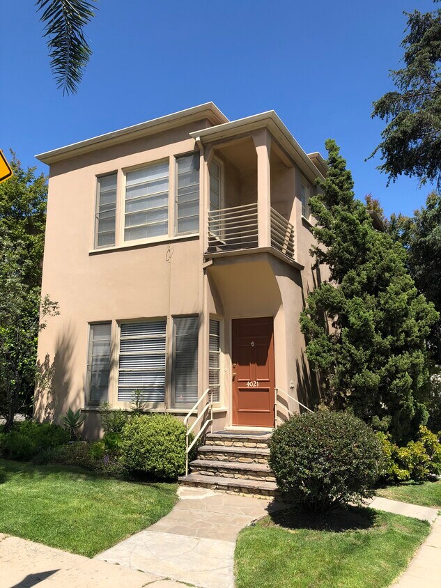 Front of the Building - 4021 Los Feliz Blvd