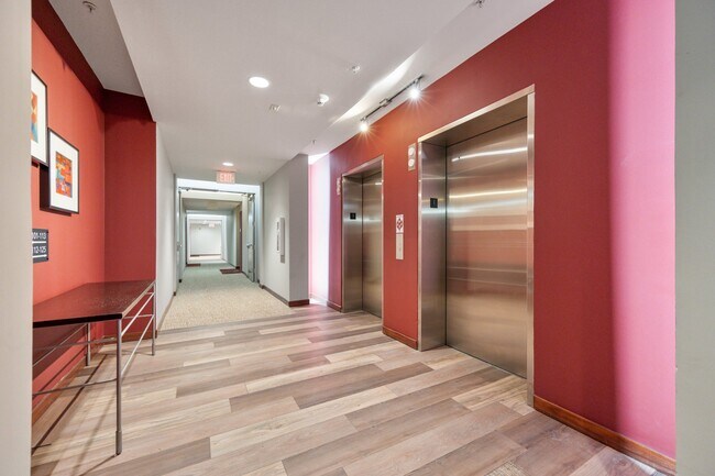 Foto del edificio - 1209 N Charles St