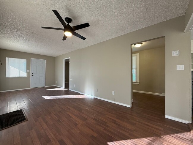 Building Photo - Fresh Paint!