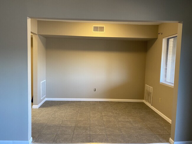 Building Photo - THE VILLAGES SOUTH 300