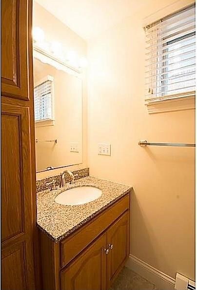 Foto del edificio - 673 Metacom Ave