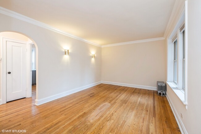 Building Photo - Remodeled 2 Bed in Beverly - Heat & Gas In...