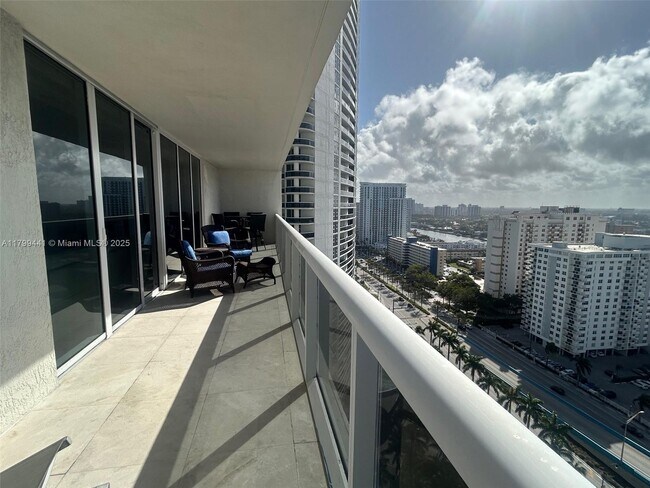 Foto del edificio - 1830 S Ocean Dr