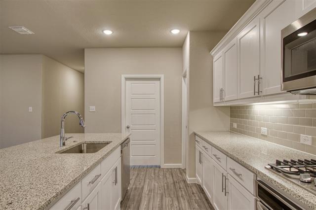Foto del edificio - 496 Fox Ridge Dr