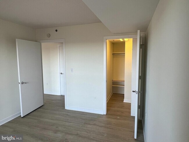 Foto del edificio - 1275 25th St NW