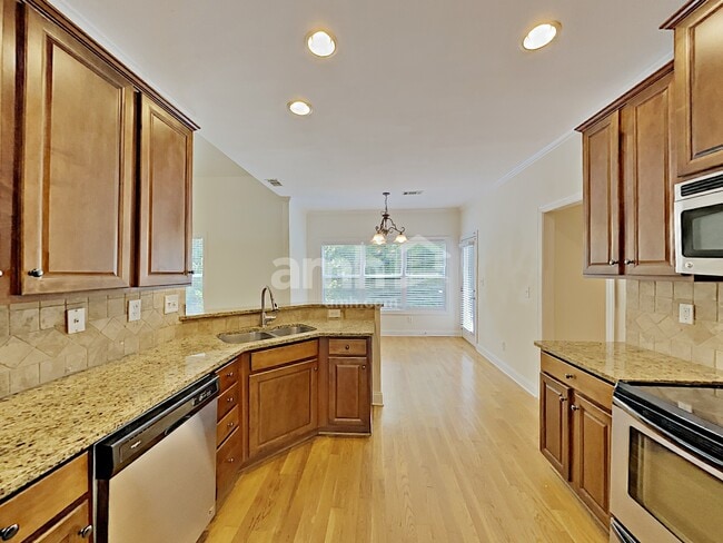 Building Photo - 493 Strawberry Walk