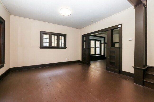 Foto del edificio - 457/459 E Madison Ave
