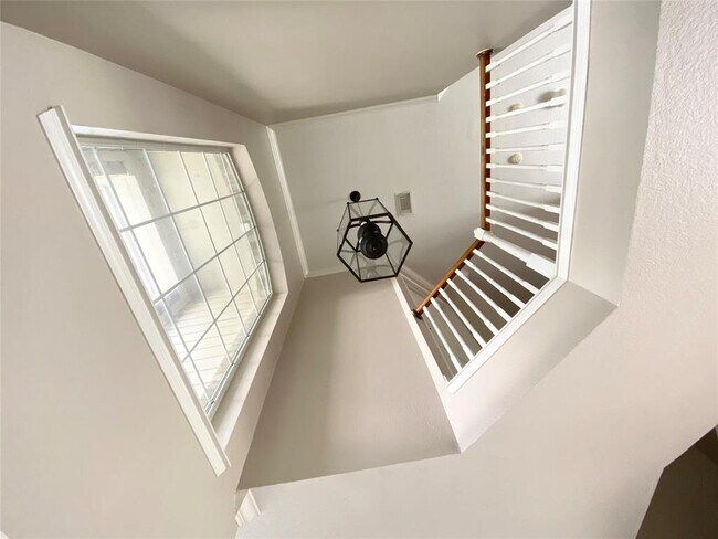 Foto del edificio - 19615 Wren Forest Ln
