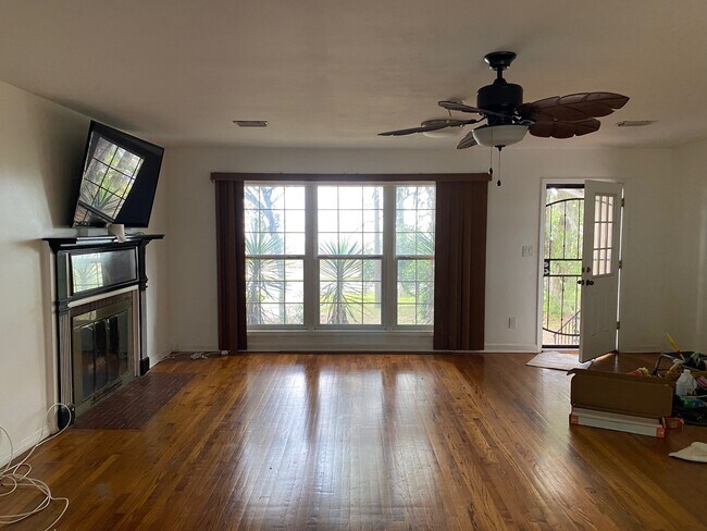 Foto del edificio - 10244 Fort Caroline Rd