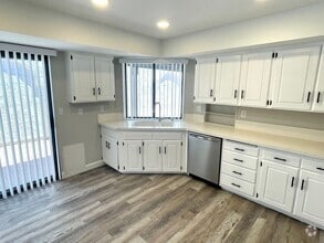 Building Photo - 4180 Blue Heron Ct