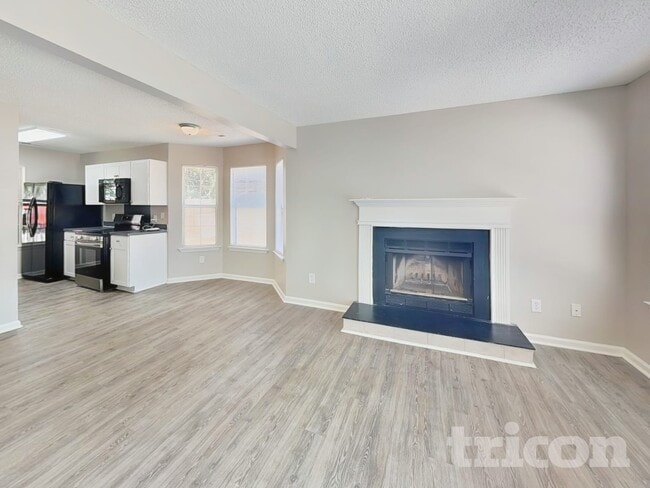 Building Photo - 11136 White Stag Dr