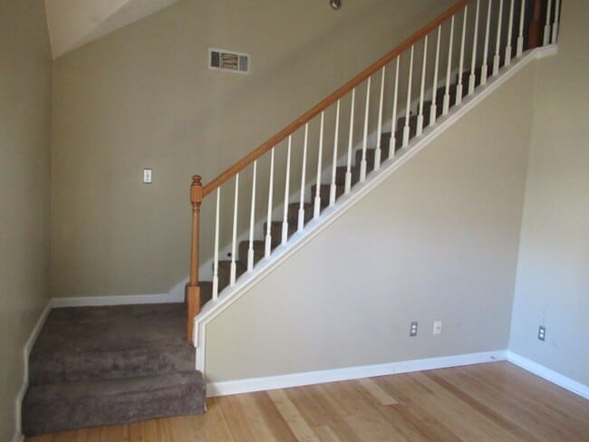 Building Photo - 105 Ashgate Way