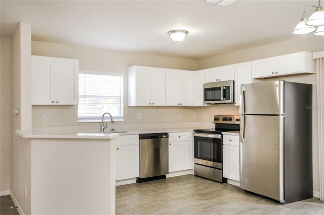 Foto del edificio - 146 Hidden Lk Lp