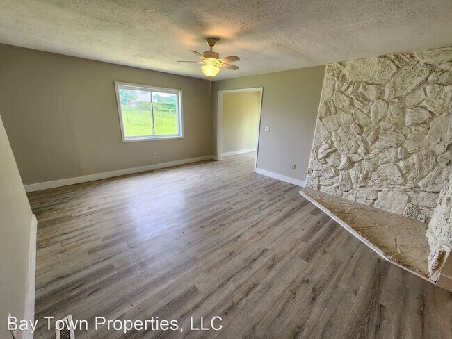 Foto del edificio - 3 br, 1.5 bath House - 3218 W Karen St Unit A