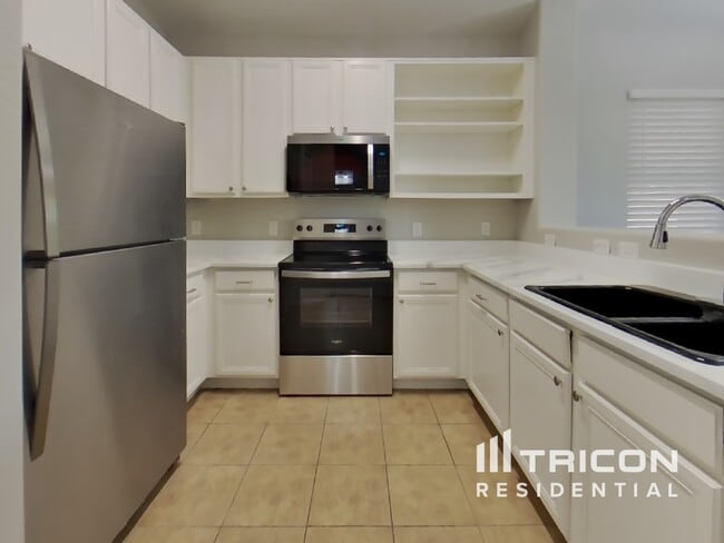 Building Photo - 1382 S Sabino Dr