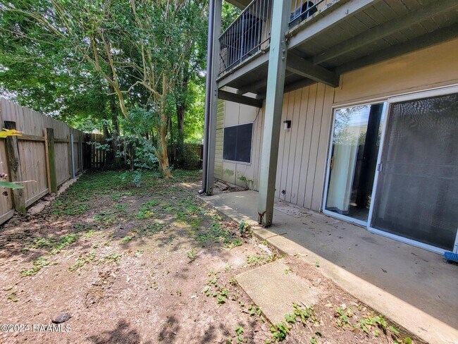 Building Photo - 220 Doucet Rd