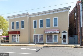 Building Photo - 4 W Oakland Ave