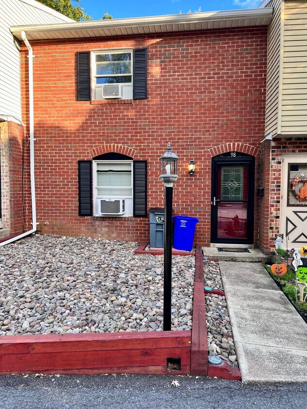 98 Ashford Dr, Enola, PA 17025 Townhome Rentals in Enola PA