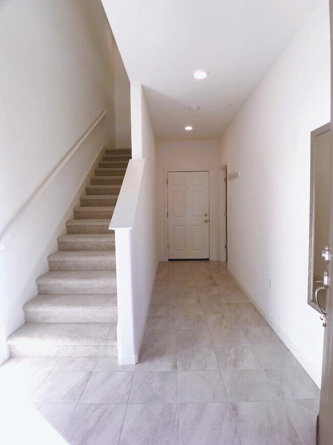 Building Photo - 3058 San Jose Vineyard Ct