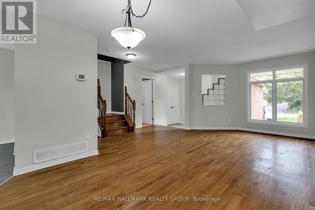 Building Photo - 146 College Cir