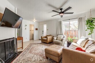 Building Photo - 2606 Custer Pkwy