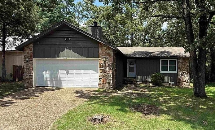 Primary Photo - 7 Hickory Ln