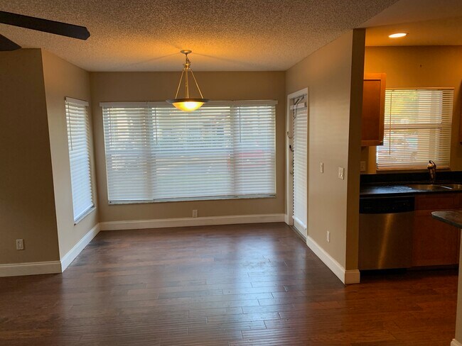 Foto del edificio - 5464 E Michigan St