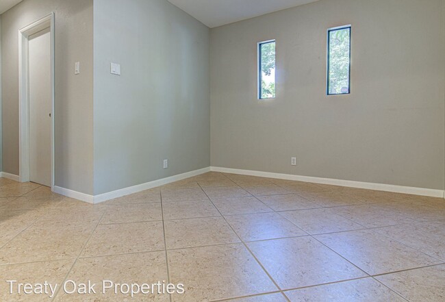 Foto del edificio - 2 br, 2 bath House - 704 Huerta St