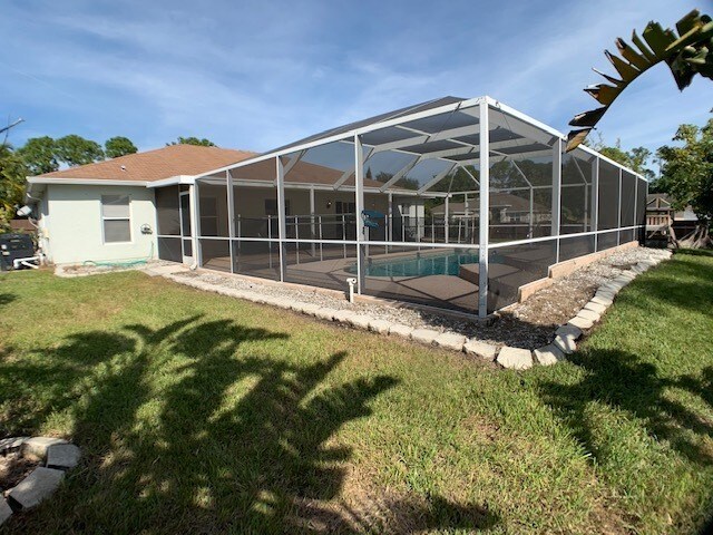 Building Photo - Spacious 4 Bed with Pool!