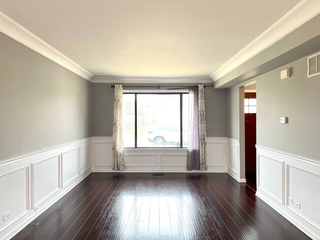 Foto del edificio - 1090 Norwood Ln
