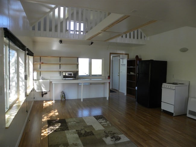 Building Photo - 2160 S Killarney Dr