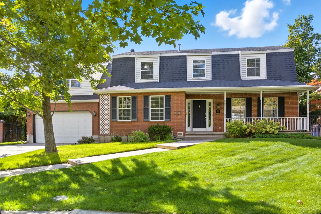 Primary Photo - 342 S Palisade Dr