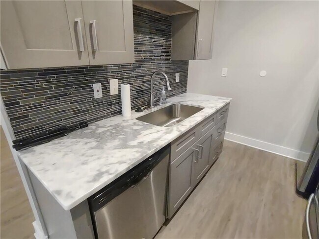 Foto del edificio - 3204 Pine Tree Trail