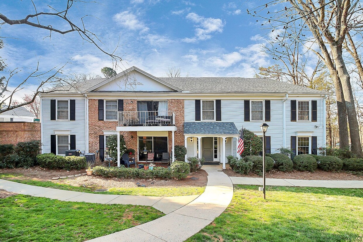 Spacious 2BR/2BA Condo in Prime South Charlotte Location! - Spacious 2BR/2BA Condo in Prime South Charlotte Location!