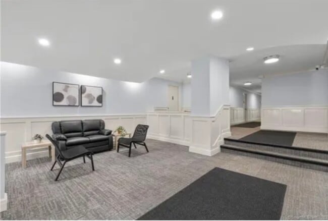 Foto del edificio - 30 Glenbrook Rd