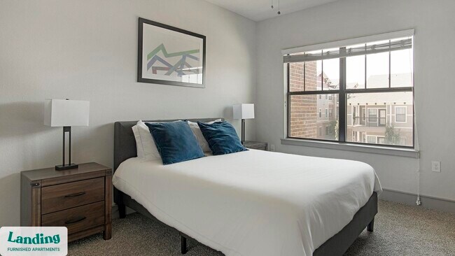 Foto del edificio - 4689 Mustang Pkwy