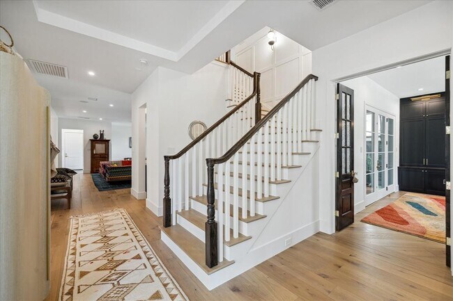 Building Photo - 2530 Stanmore Dr