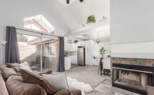 Foto del edificio - 1633 E Lakeside Dr