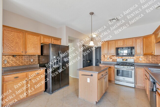 Building Photo - 11942 W Heyburn Dr