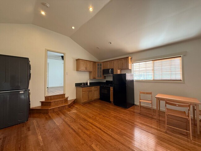 Foto del edificio - 1 bed, 1 bath Guest unit in Woodland Hills