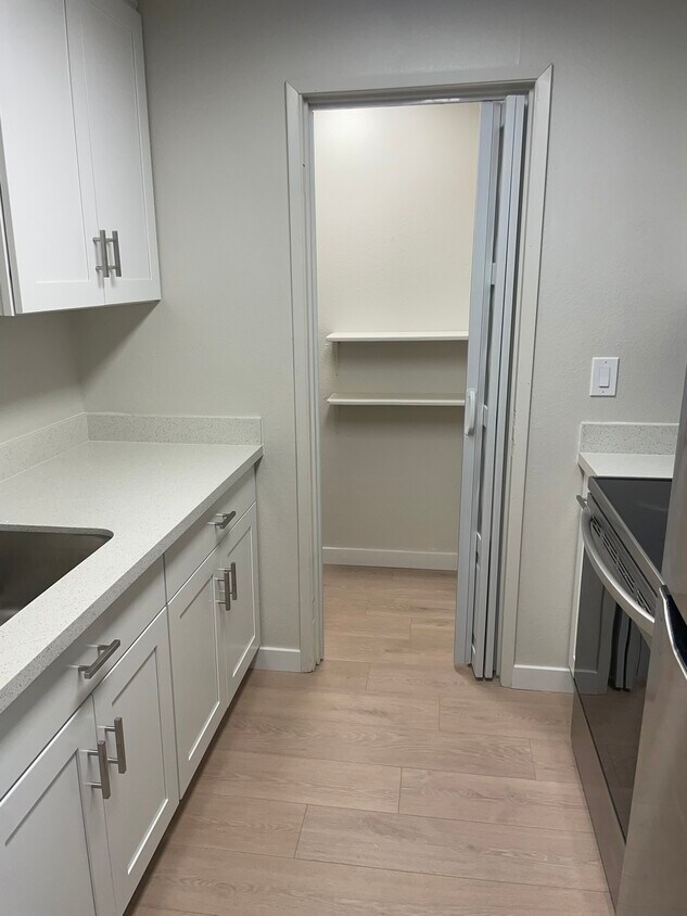 Foto principal - 1272 Woodgate Ave