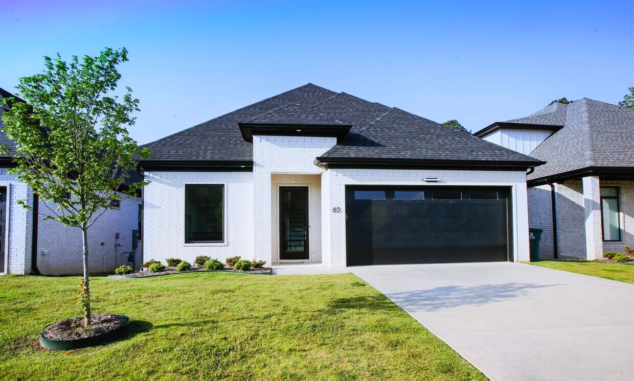 Primary Photo - 65 Saffron Cir