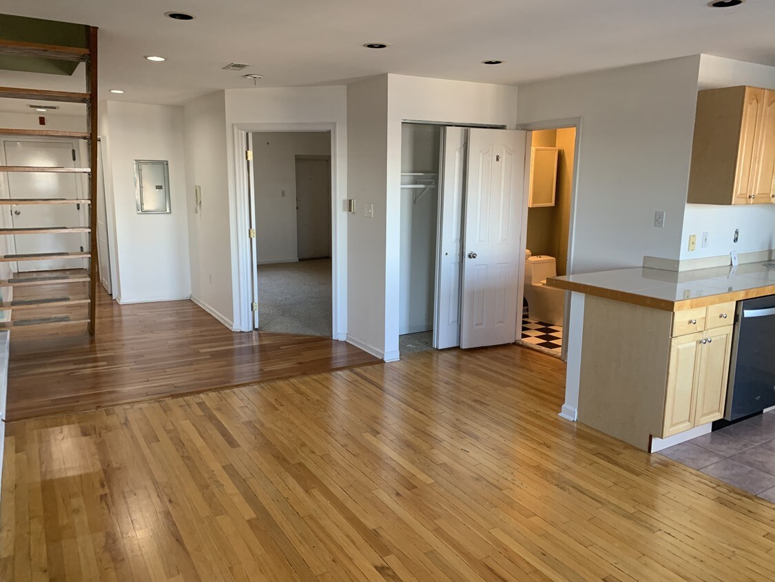 Foto principal - 520 S Front St