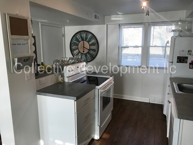 Foto del edificio - 4355 Davenport St