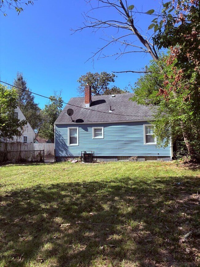 Building Photo - 2552 Renwood Pl
