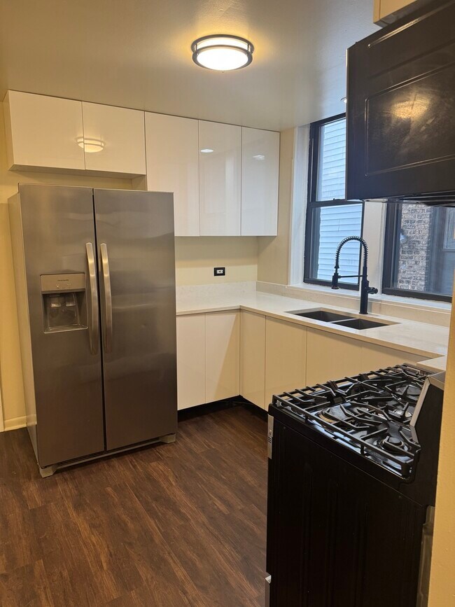 Foto del edificio - 7952 S Champlain Ave