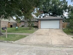 Building Photo - 10311 Towneview Dr