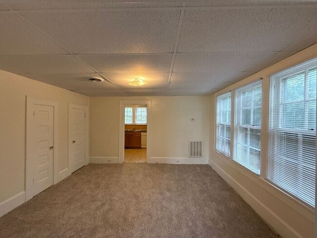 Building Photo - Duplex - Gastonia NC